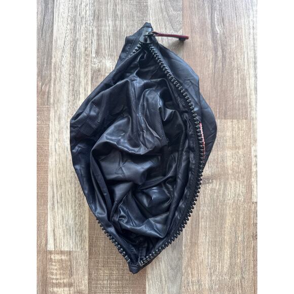 Designer MZ Wallace Large Cosmetic Pouch Bathroom Bag in Black Quiet Luxury - Picture 4 of 4